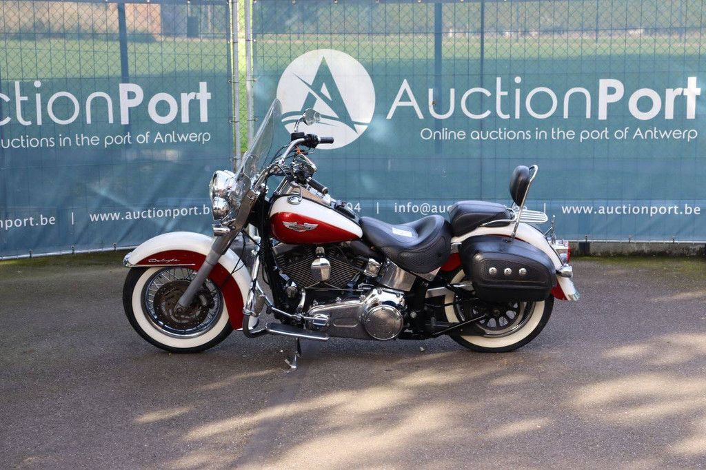 Harley-Davidson DELUXE SOFTAIL Gasoline Motorcycle 2013