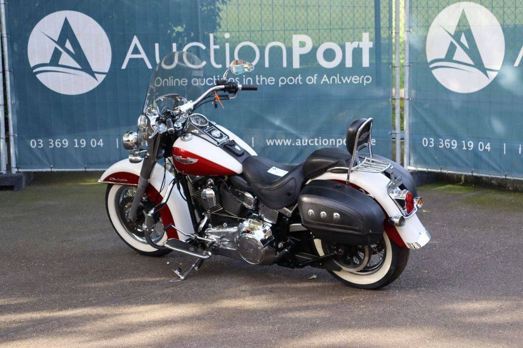 Harley-Davidson DELUXE SOFTAIL Gasoline Motorcycle 2013