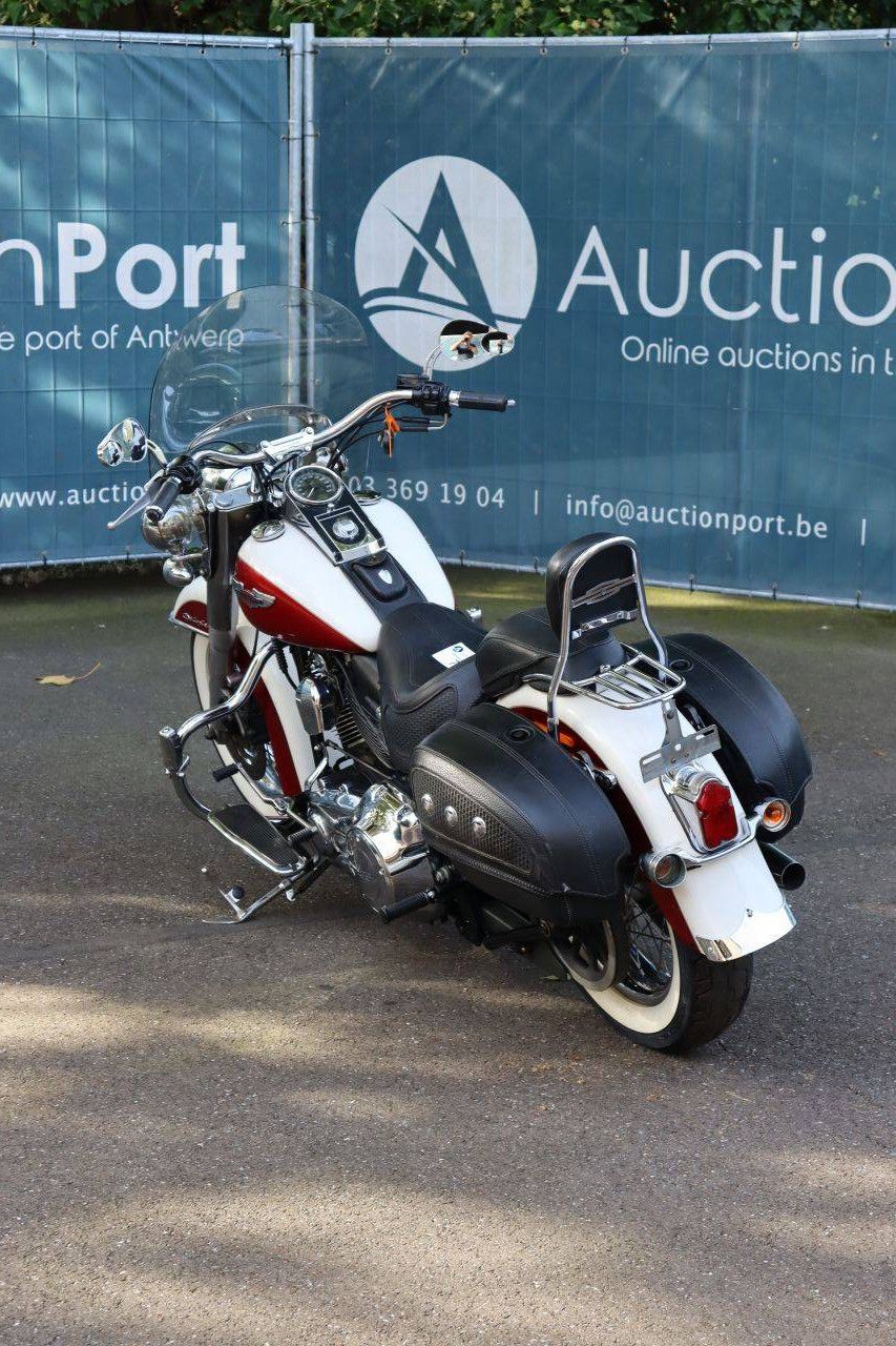 Harley-Davidson DELUXE SOFTAIL Gasoline Motorcycle 2013
