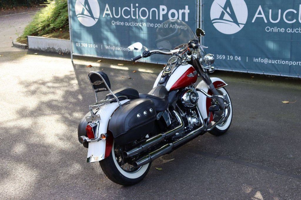 Harley-Davidson DELUXE SOFTAIL Gasoline Motorcycle 2013