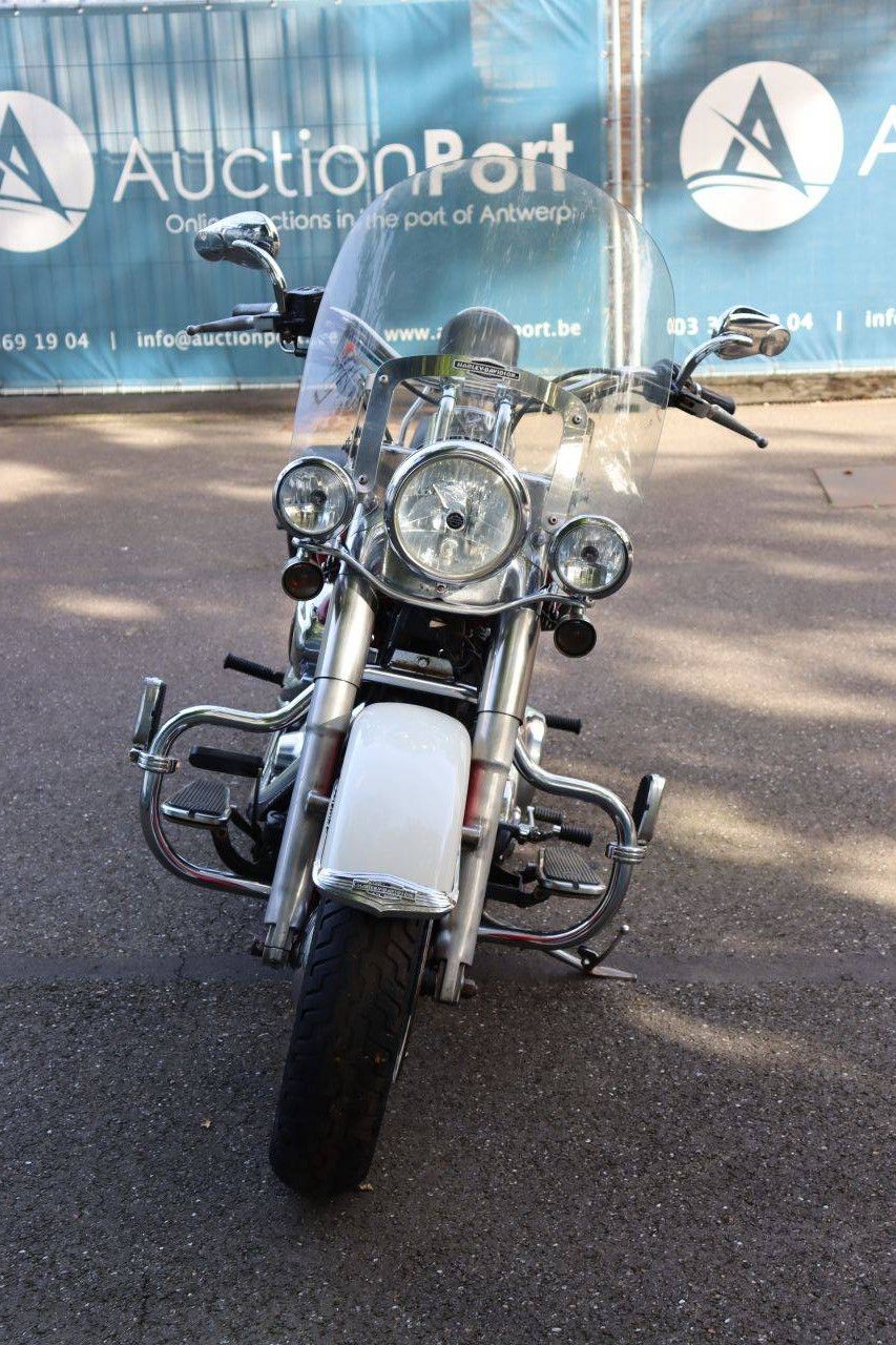 Harley-Davidson DELUXE SOFTAIL Gasoline Motorcycle 2013