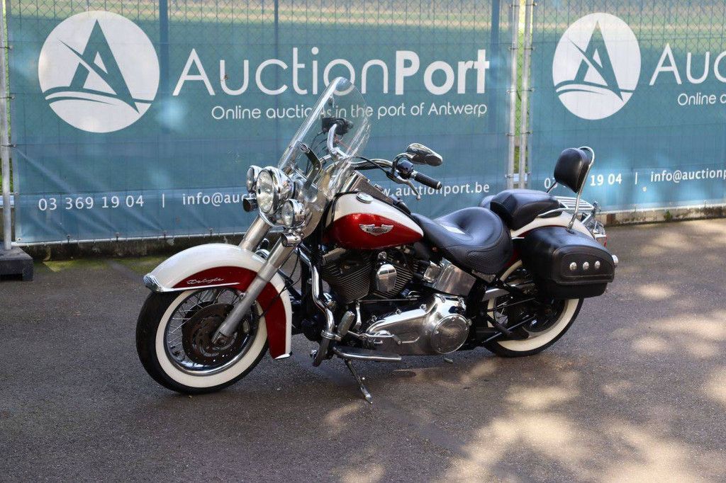 Harley-Davidson DELUXE SOFTAIL Gasoline Motorcycle 2013