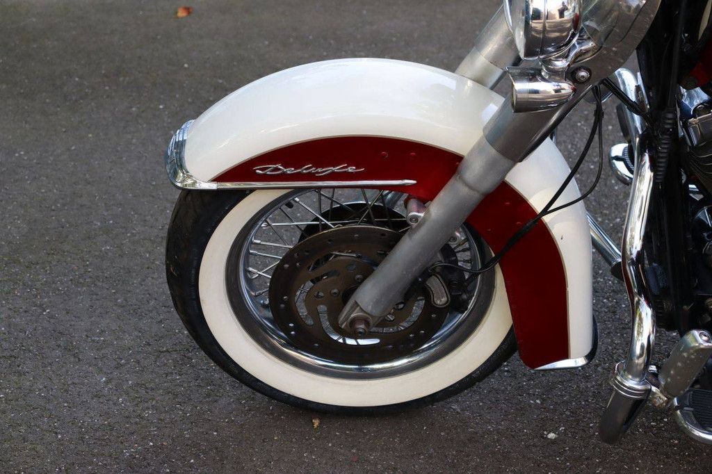 Harley-Davidson DELUXE SOFTAIL Gasoline Motorcycle 2013