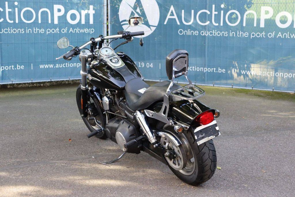 Motorcycle Harley-Davidson DYNA FAT BOB Petrol 2008