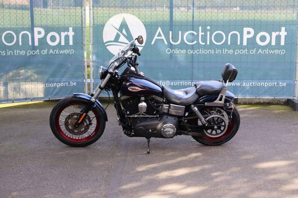 Motor Harley-Davidson DYNA STREET BOB Benzine 2013