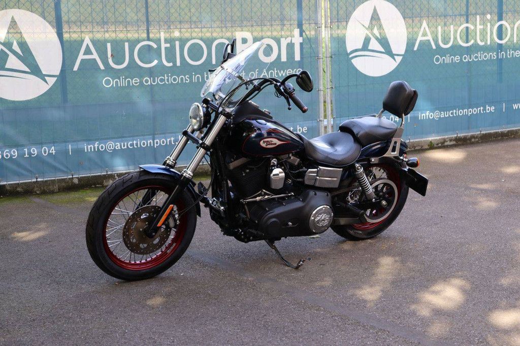 Motor Harley-Davidson DYNA STREET BOB Benzine 2013