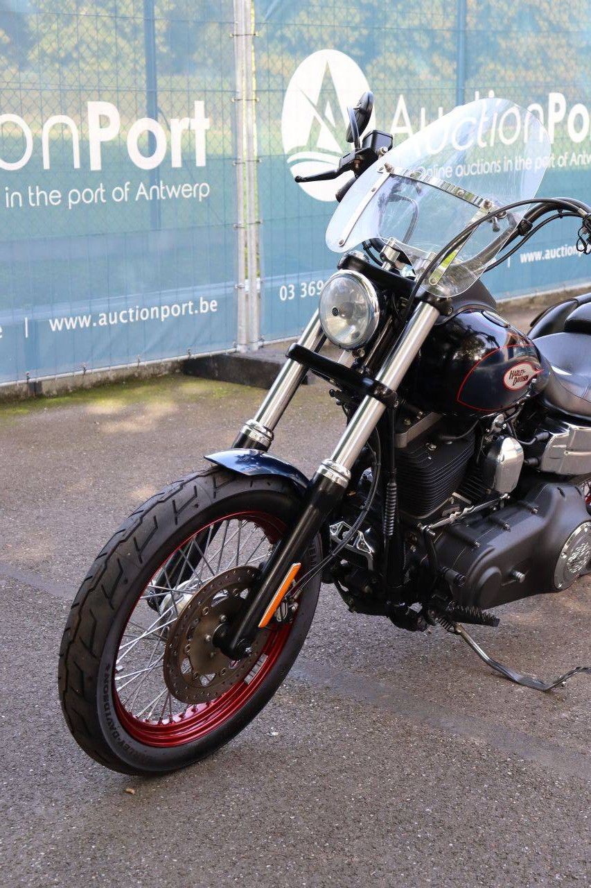 Motor Harley-Davidson DYNA STREET BOB Benzine 2013