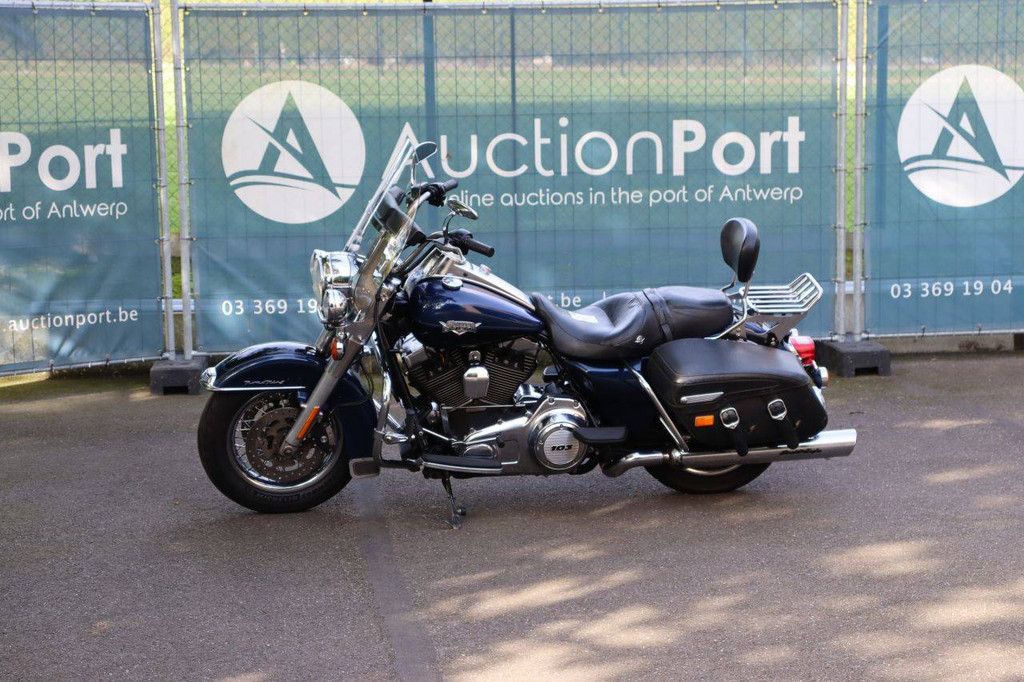 Motorcycle Harley-Davidson ROAD KING CUSTOM Petrol 2013