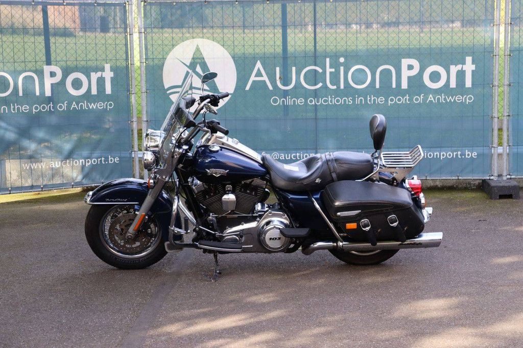 Motorcycle Harley-Davidson ROAD KING CUSTOM Petrol 2013