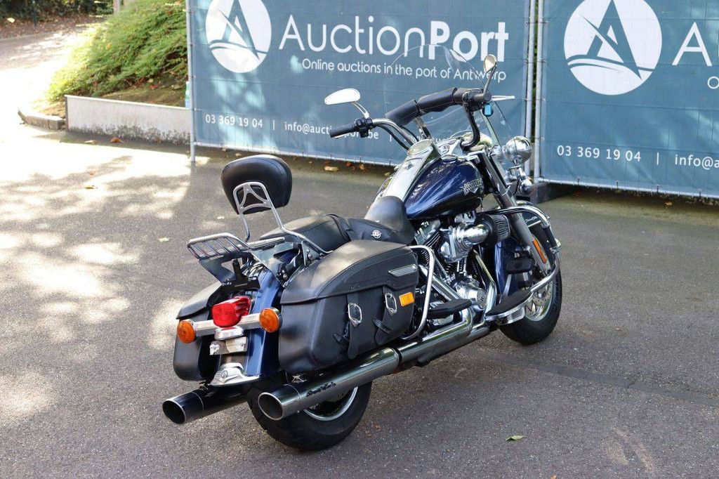Motorcycle Harley-Davidson ROAD KING CUSTOM Petrol 2013