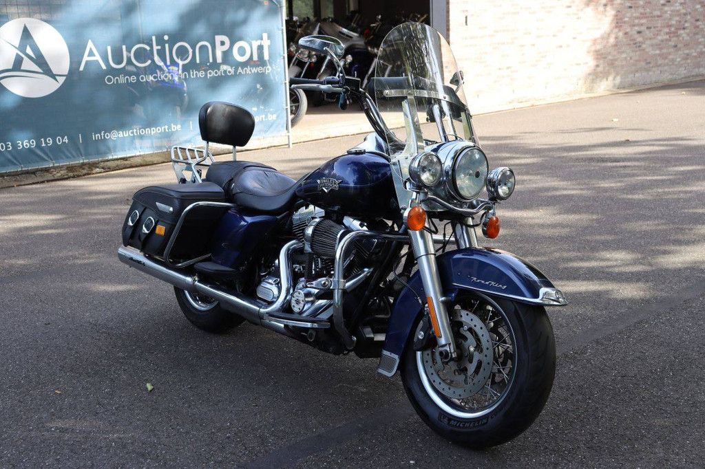 Motorcycle Harley-Davidson ROAD KING CUSTOM Petrol 2013