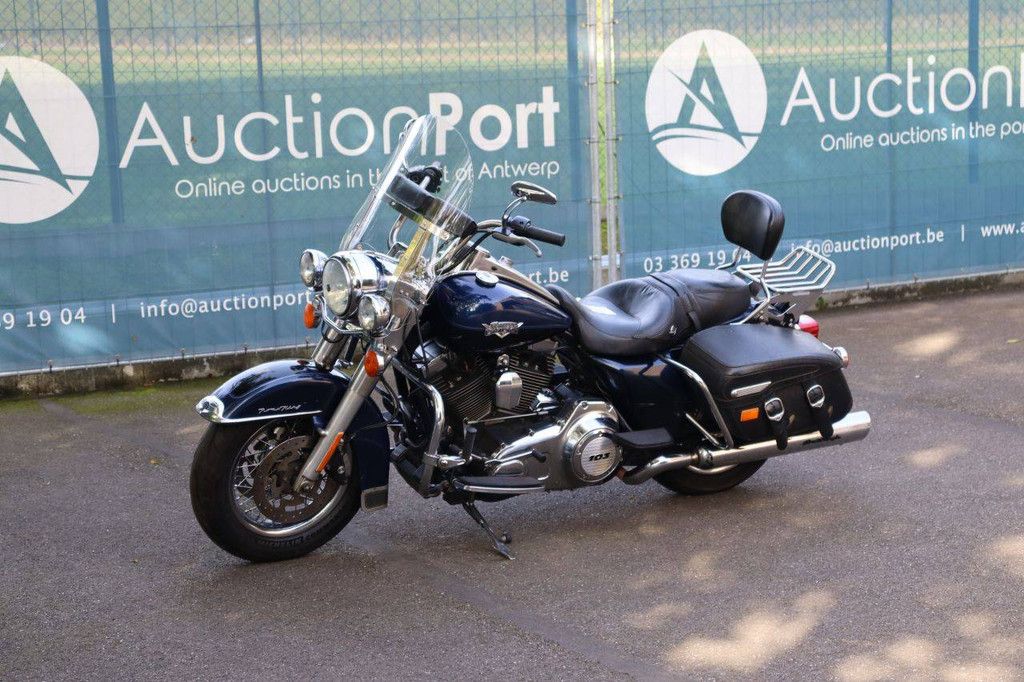 Motorcycle Harley-Davidson ROAD KING CUSTOM Petrol 2013