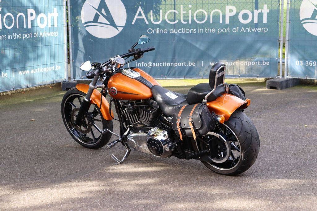 Harley-Davidson BREAKOUT SOFTAIL Motorcycle Gasoline 2014