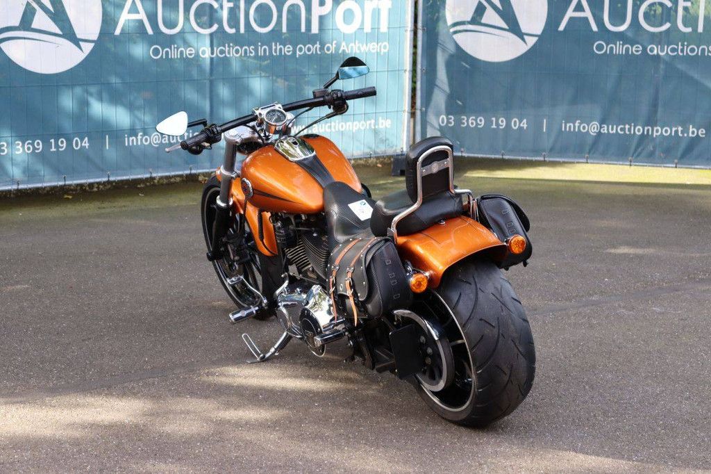 Harley-Davidson BREAKOUT SOFTAIL Motorcycle Gasoline 2014