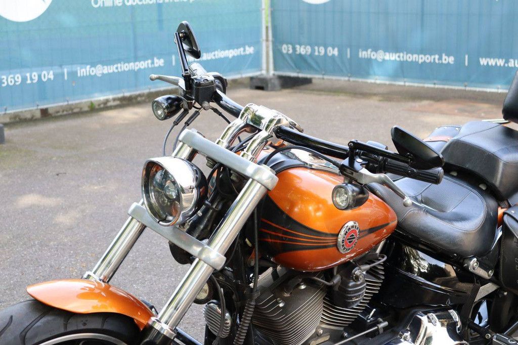 Harley-Davidson BREAKOUT SOFTAIL Motorcycle Gasoline 2014