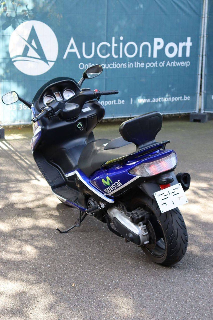 Yamaha T-MAX 500 Petrol Motorcycle 2006 (Margin)