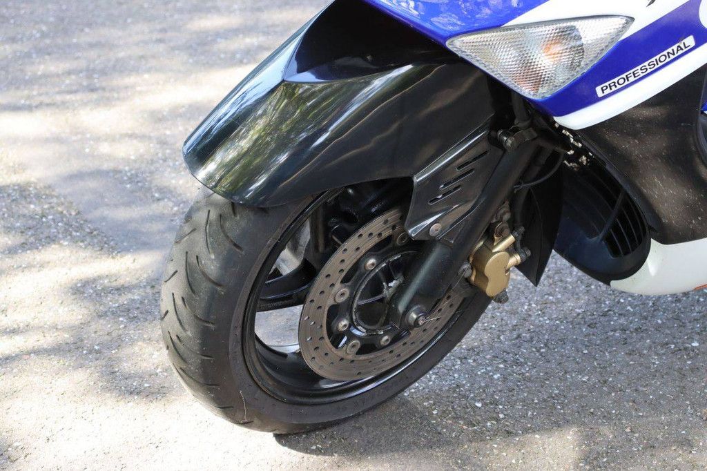 Yamaha T-MAX 500 Petrol Motorcycle 2006 (Margin)