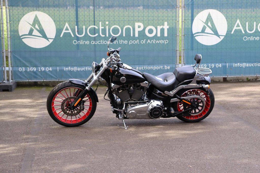 Harley-Davidson BREAKOUT SOFTAIL Motorcycle Gasoline 2015