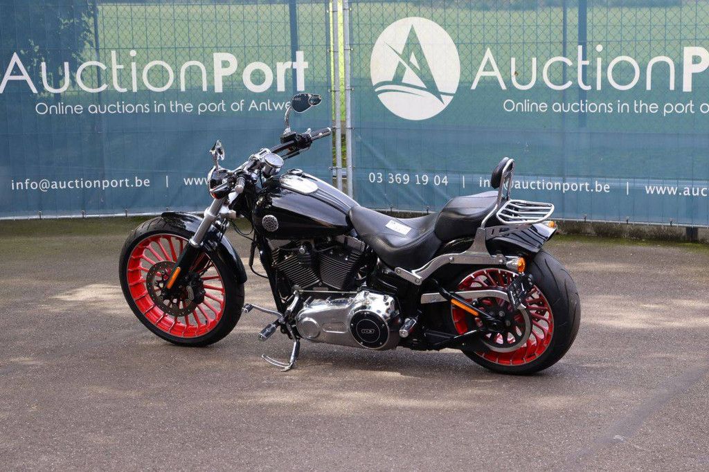 Harley-Davidson BREAKOUT SOFTAIL Motorcycle Gasoline 2015