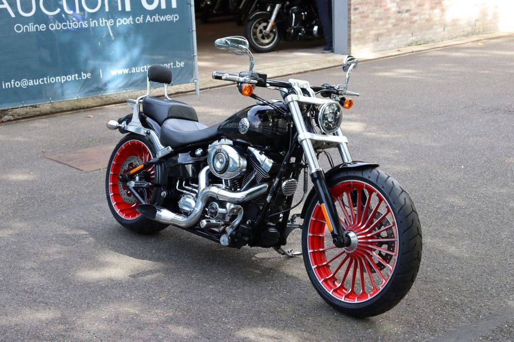 Harley-Davidson BREAKOUT SOFTAIL Motorcycle Gasoline 2015
