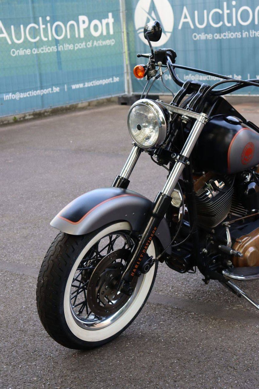 Harley-Davidson SOFTAIL DELUXE Gasoline Motorcycle 2005