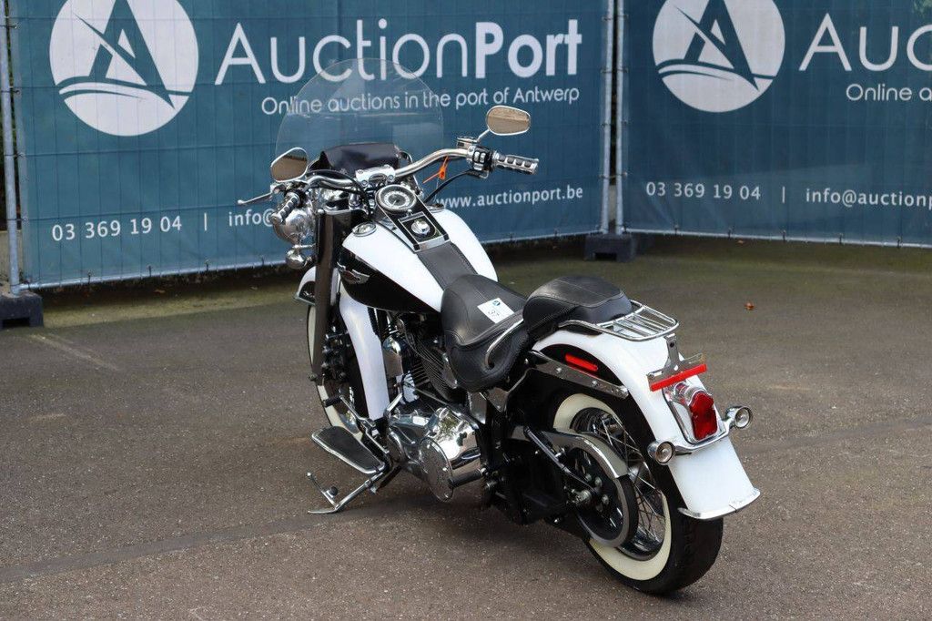 Harley-Davidson Deluxe Softail Gasoline Motorcycle 2007