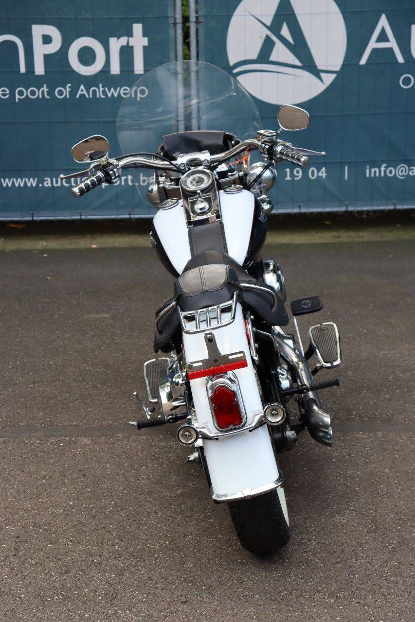 Harley-Davidson Deluxe Softail Gasoline Motorcycle 2007