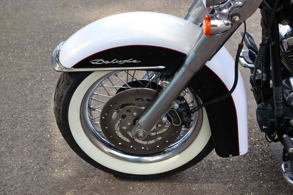 Harley-Davidson Deluxe Softail Gasoline Motorcycle 2007