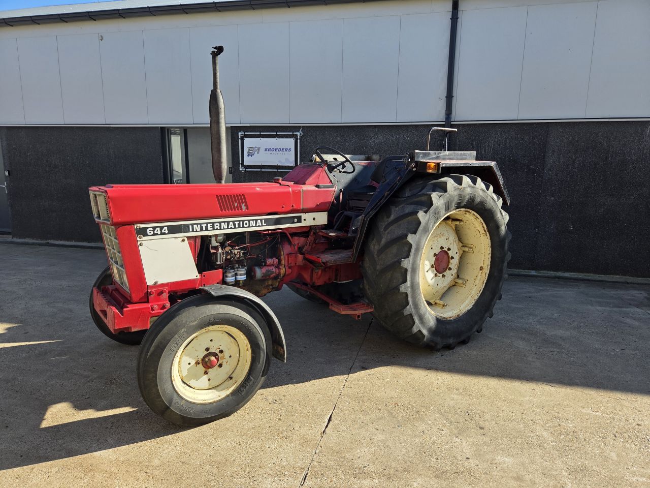 International 644