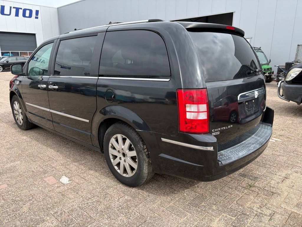 Passenger car Chrysler Grand Voyager 2.8 CRD Limited Diesel 163hp 2010 (Margin)