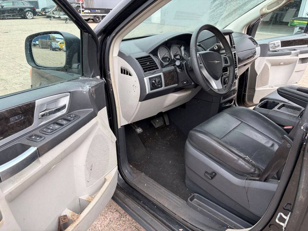 Passenger car Chrysler Grand Voyager 2.8 CRD Limited Diesel 163hp 2010 (Margin)