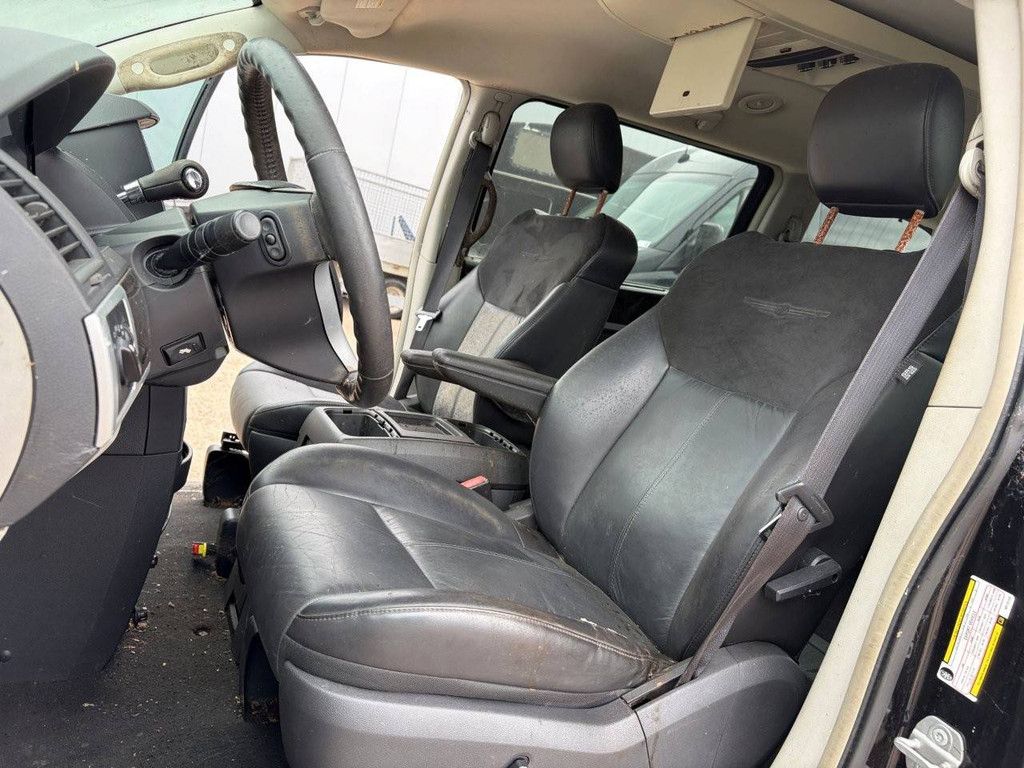 Passenger car Chrysler Grand Voyager 2.8 CRD Limited Diesel 163hp 2010 (Margin)