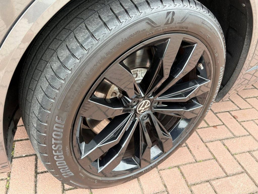 SUV Volkswagen Touareg R 3.0 TSI 4Motion R0line E-Hybrid 462 PS 2020