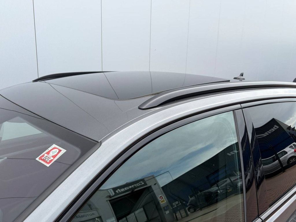 SUV Volkswagen Touareg R 3.0 TSI 4Motion R0line E-Hybrid 462 PS 2020