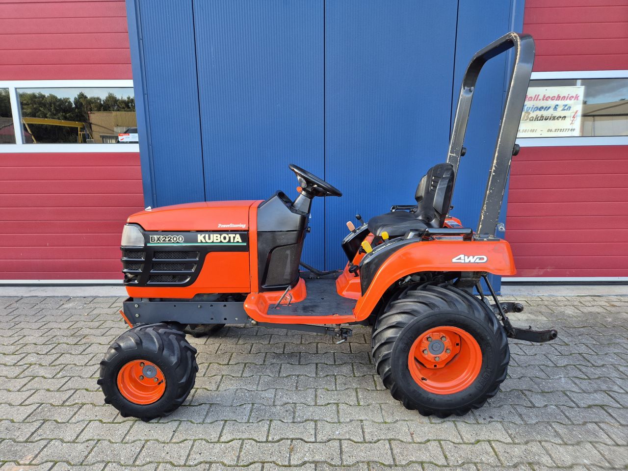 KUBOTA BX2200 MINI TRACTOR 4X4 AUTOMAAT 22PK