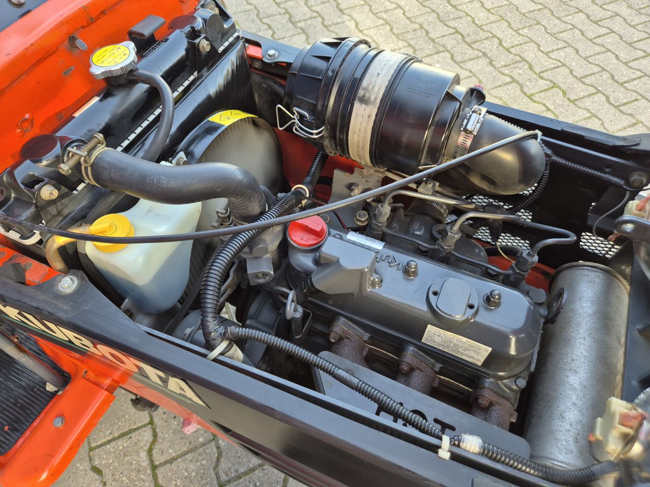 KUBOTA BX2200 MINI TRACTOR 4X4 AUTOMAAT 22PK