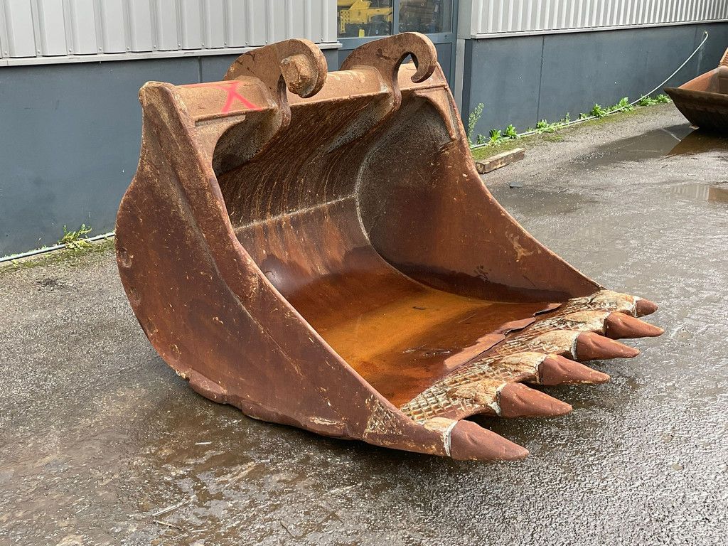 Verachtert Bucket with teeth