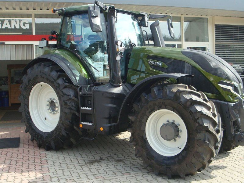 Valtra Q305