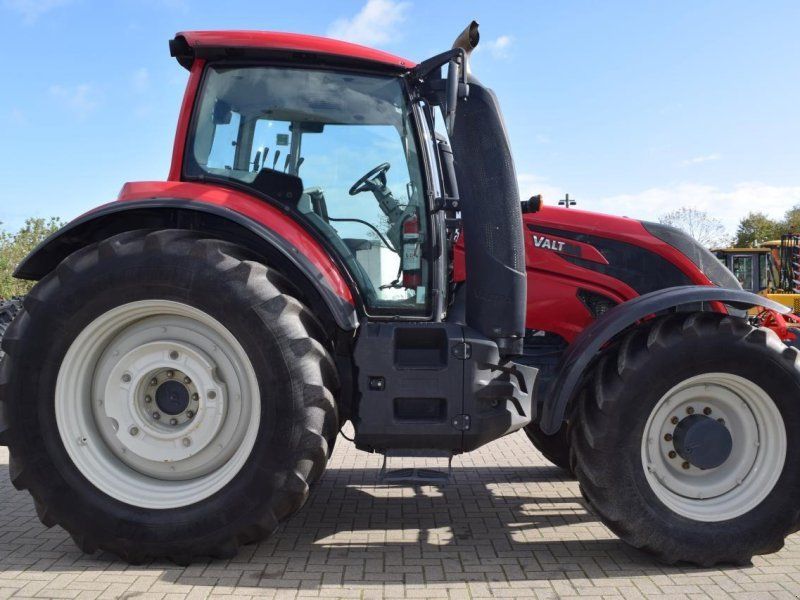 Valtra T194