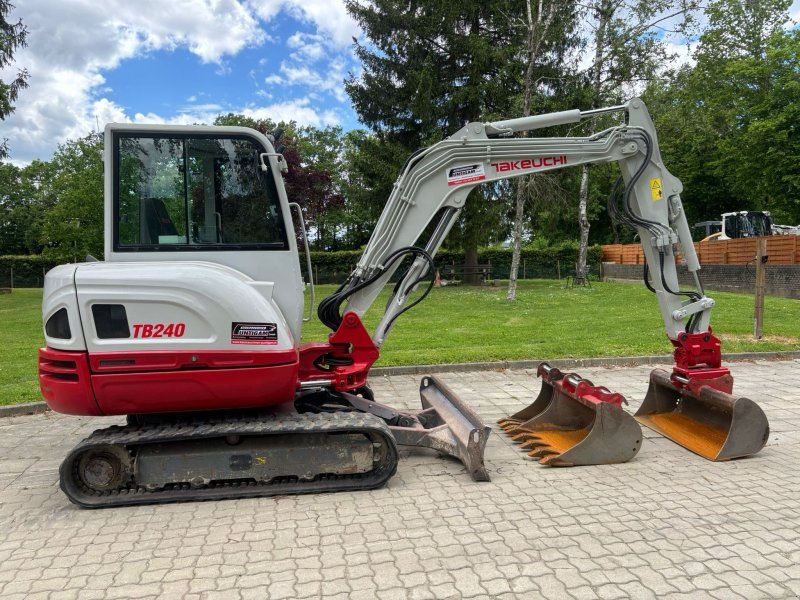 Takeuchi TB 240