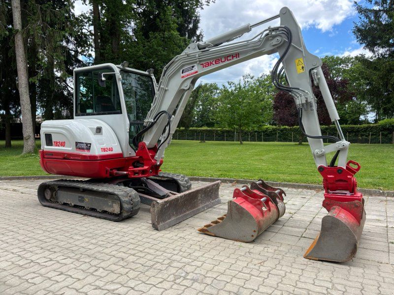 Takeuchi TB 240