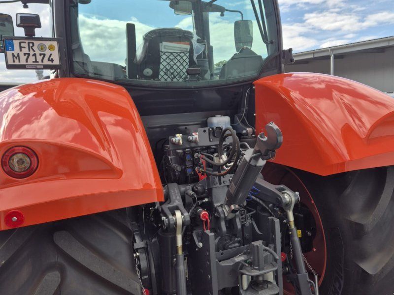 Kubota M7174