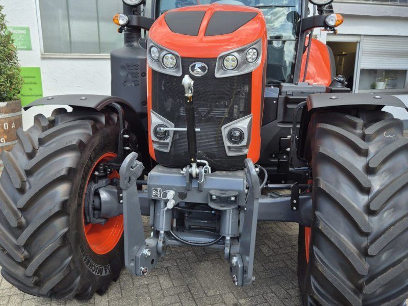 Kubota M7174