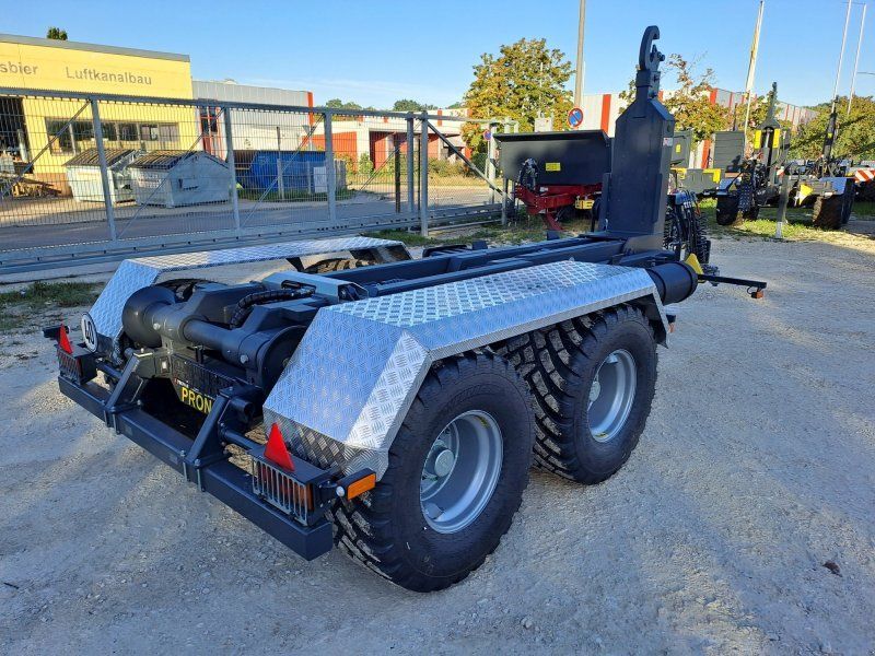 Pronar T 185