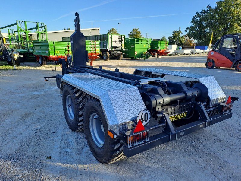 Pronar T 185