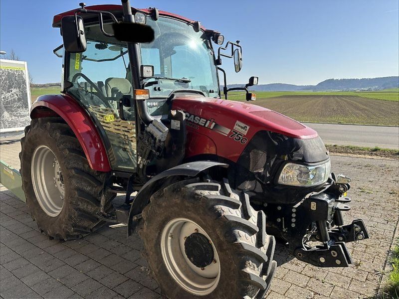 Case Farmall 75C mit sehr wenig Stunden