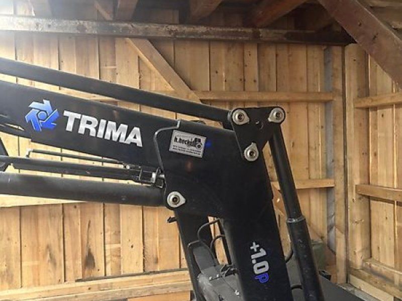 Case Farmall 75C mit sehr wenig Stunden