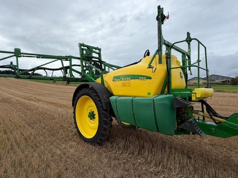 John Deere 732
