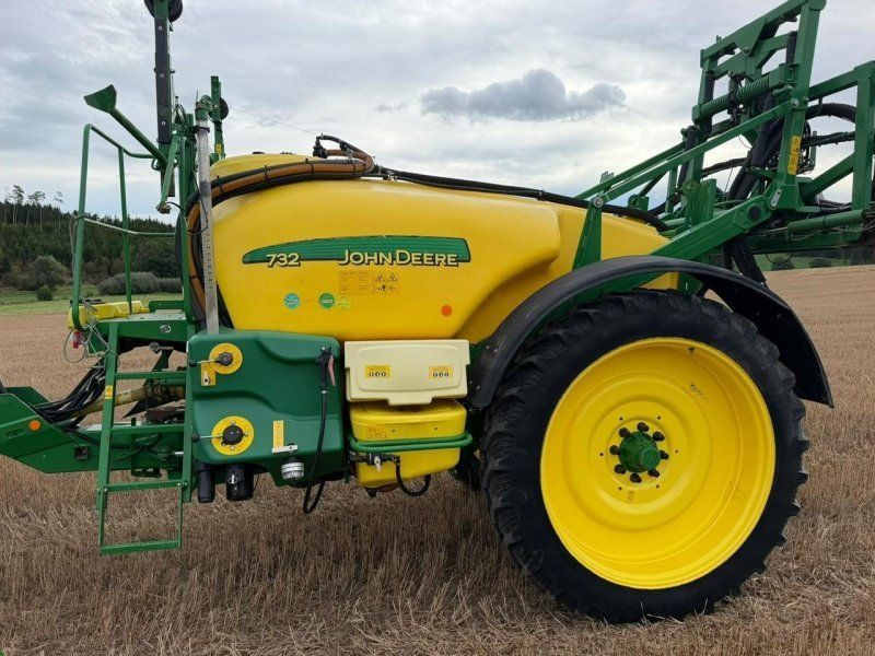 John Deere 732