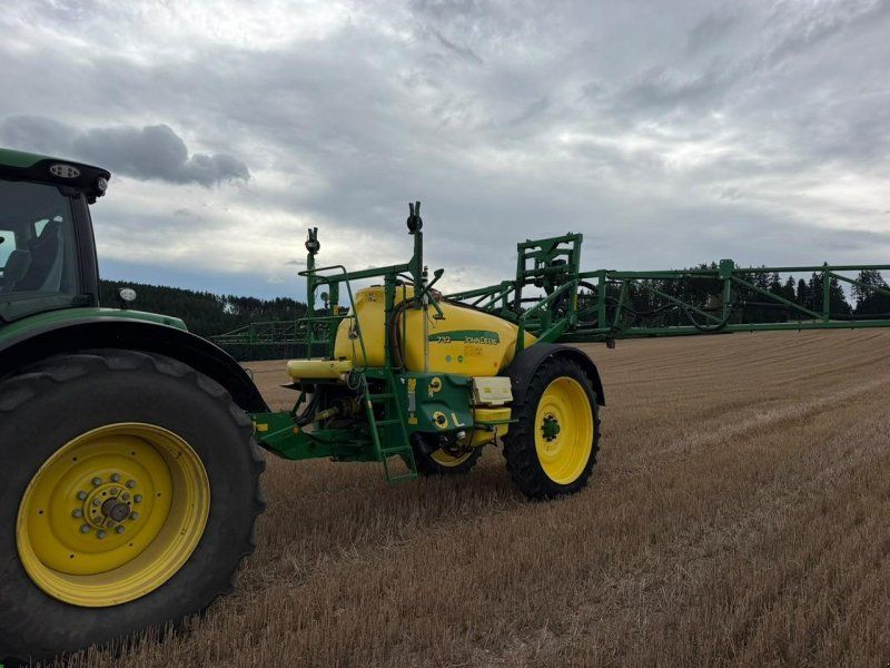 John Deere 732